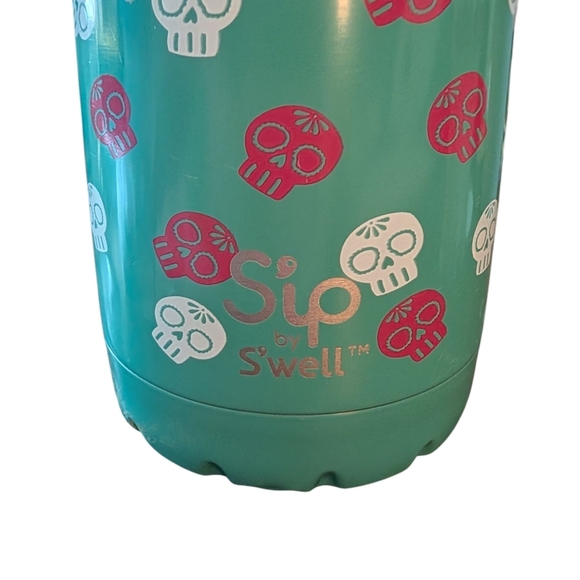 S'well Aqua Bottle Skull Design - Picture 2 of 4